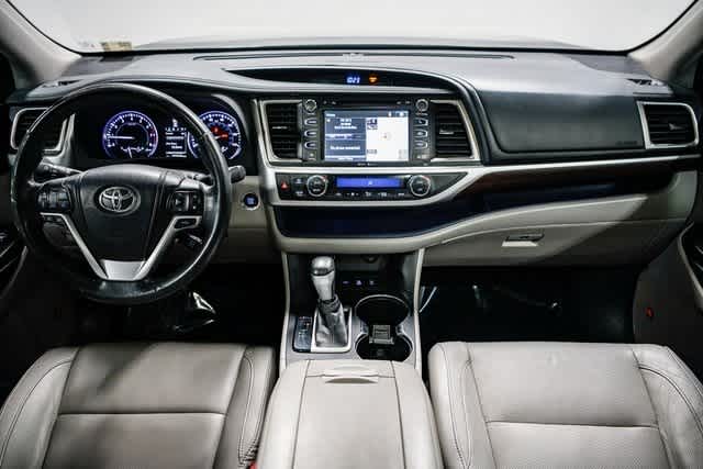 2015 Toyota Highlander Limited Platinum 12