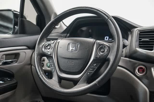 Thumbnail: 2017 Honda Pilot - 15