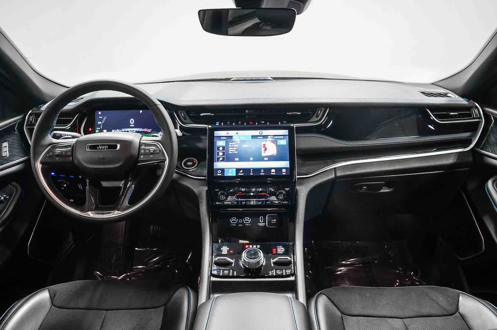 Thumbnail: 2023 Jeep Grand Cherokee - 12