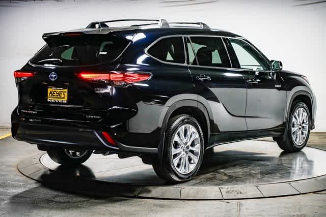 Thumbnail: 2021 Toyota Highlander - 4