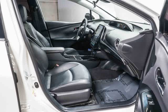 Thumbnail: 2018 Toyota Prius Prime - 18