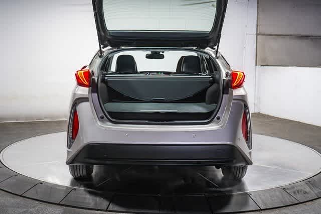 Thumbnail: 2017 Toyota Prius Prime - 27