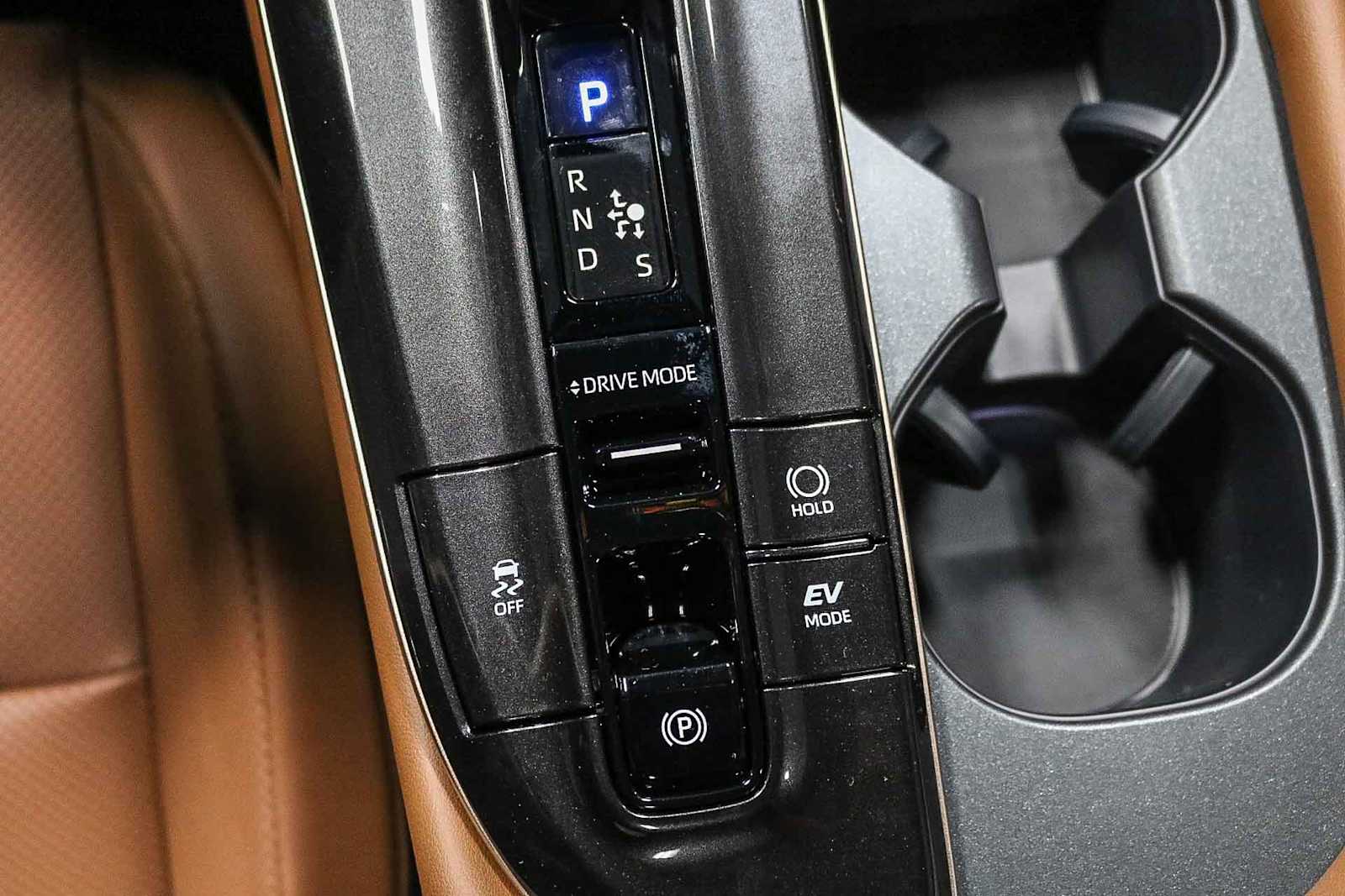 Thumbnail: 2025 Toyota Crown Signia - 22