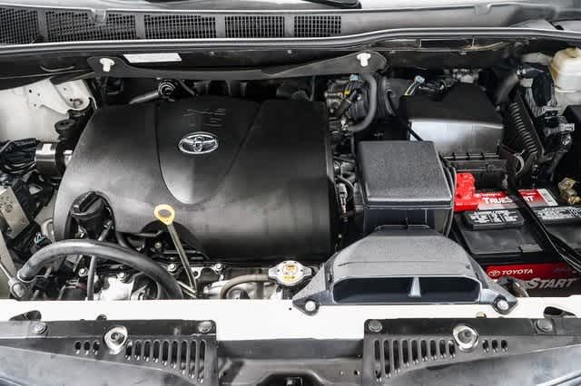 Thumbnail: 2020 Toyota Sienna - 25