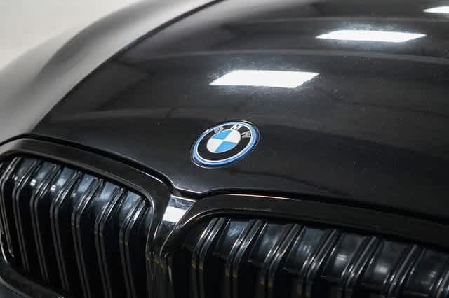 2023 BMW 3 Series 330e 8