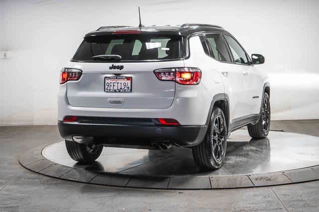 Thumbnail: 2022 Jeep Compass - 4