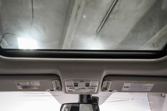 Thumbnail: 2015 Toyota RAV4 - 16