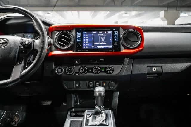 Thumbnail: 2018 Toyota Tacoma - 13