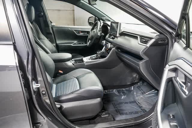 Thumbnail: 2021 Toyota RAV4 - 18