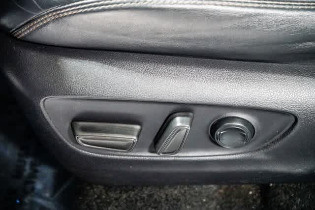 Thumbnail: 2019 Toyota RAV4 - 21