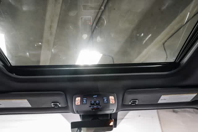 Thumbnail: 2023 Toyota Sienna - 17