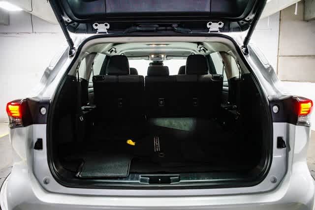 Thumbnail: 2024 Toyota Highlander - 28