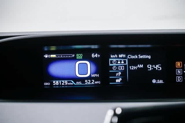 2017 Toyota Prius Four 25