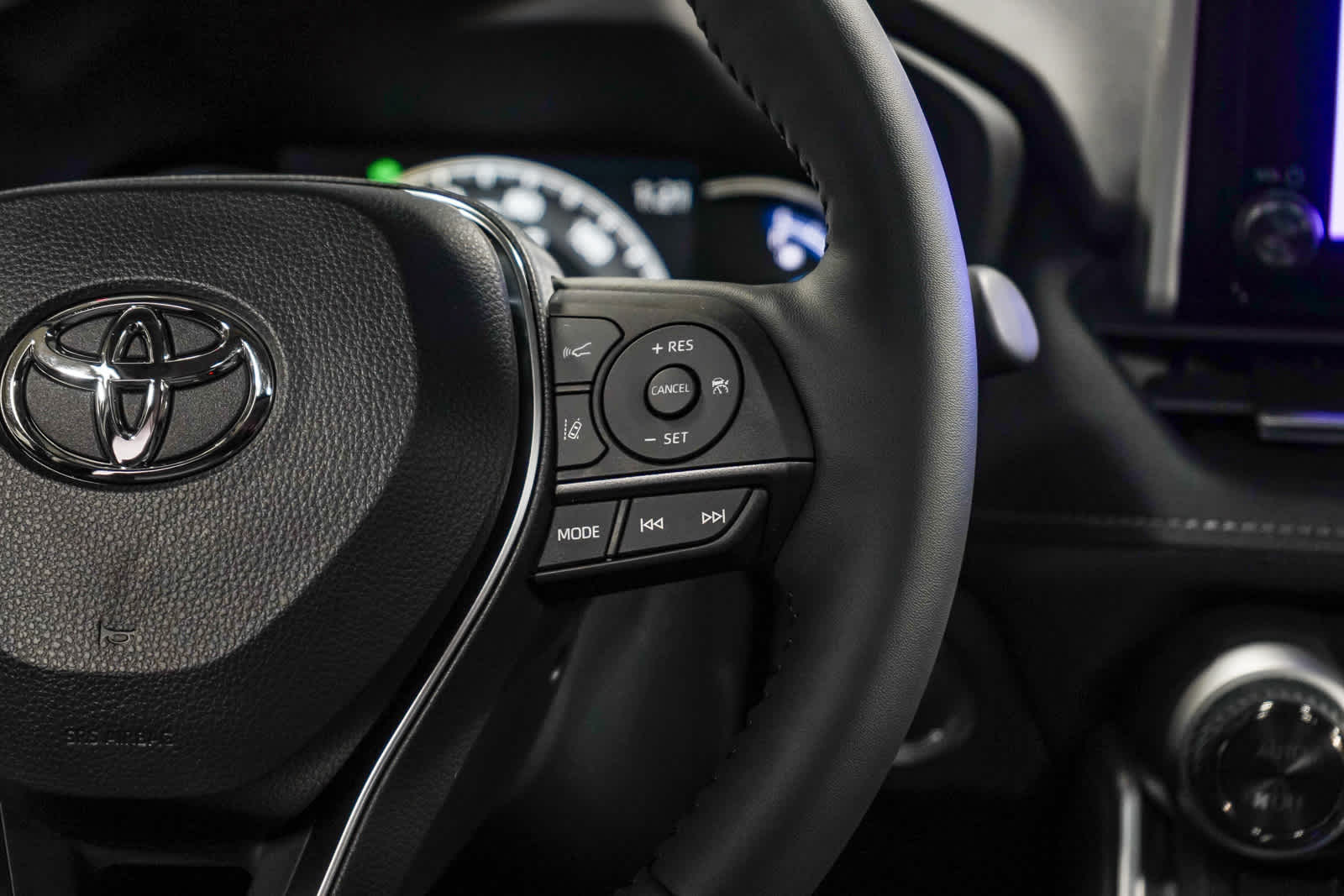 Thumbnail: 2025 Toyota RAV4 - 19