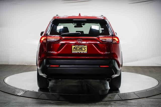 Thumbnail: 2021 Toyota RAV4 - 3