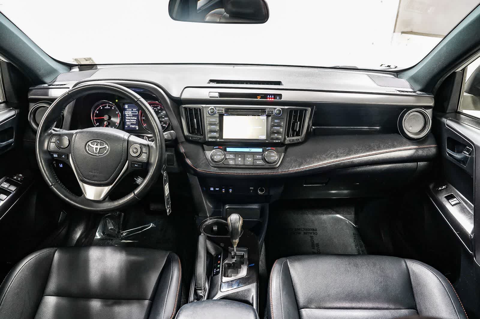 Thumbnail: 2018 Toyota RAV4 - 12