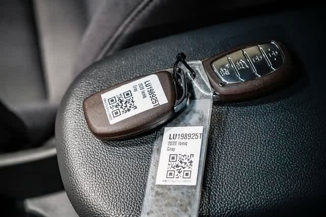 Thumbnail: 2020 Hyundai Ioniq - 28