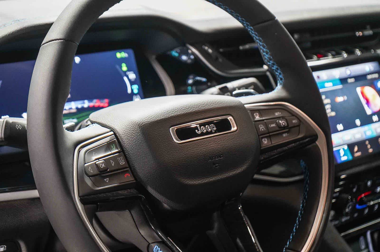 Thumbnail: 2023 Jeep Grand Cherokee - 20