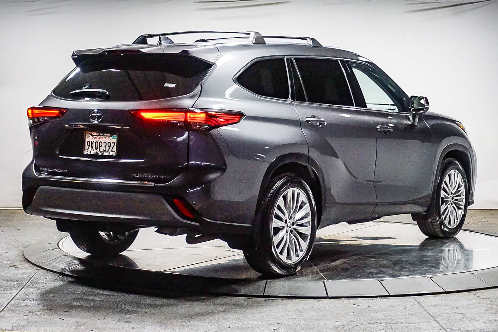 Thumbnail: 2023 Toyota Highlander - 4