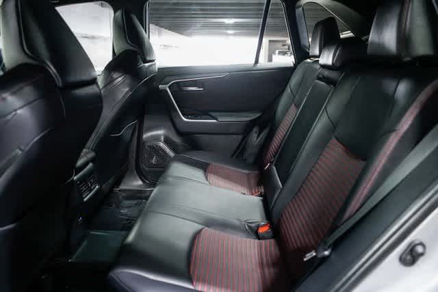 Thumbnail: 2022 Toyota RAV4 - 19