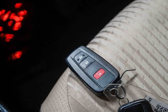 Thumbnail: 2016 Toyota Prius - 29