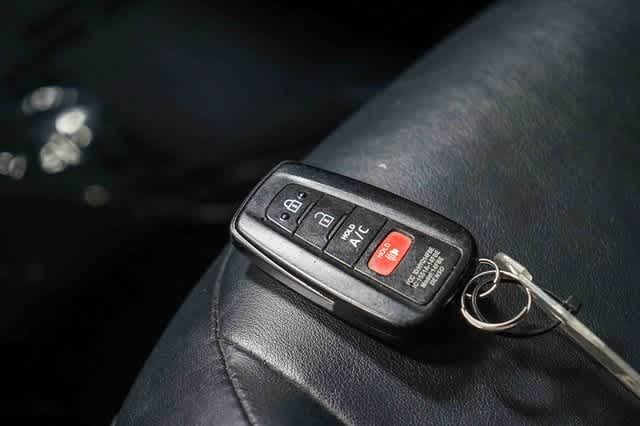 Thumbnail: 2018 Toyota Prius Prime - 28