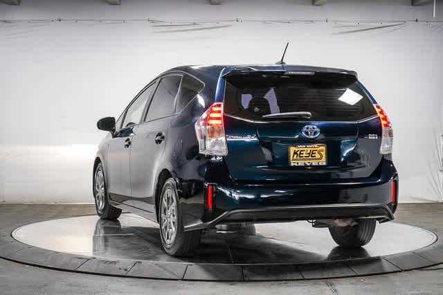 Thumbnail: 2017 Toyota Prius v - 3