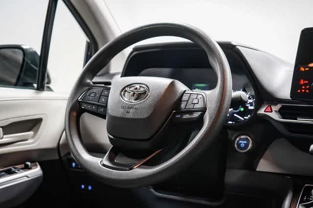 2024 Toyota Sienna LE 16