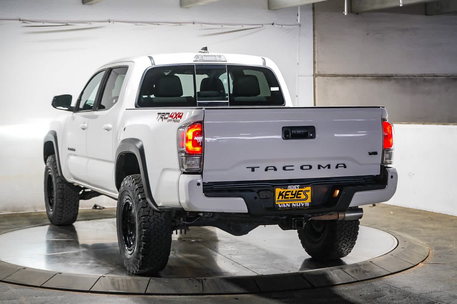 Thumbnail: 2020 Toyota Tacoma - 6