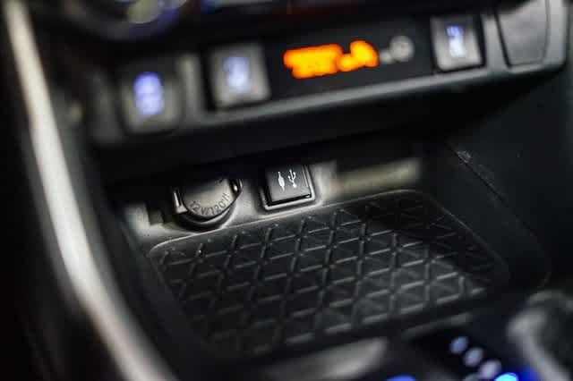 Thumbnail: 2019 Toyota RAV4 - 25