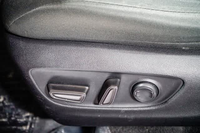 Thumbnail: 2023 Toyota RAV4 - 20