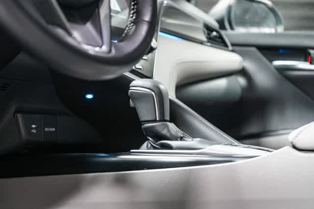 2019 Toyota Camry XSE 24