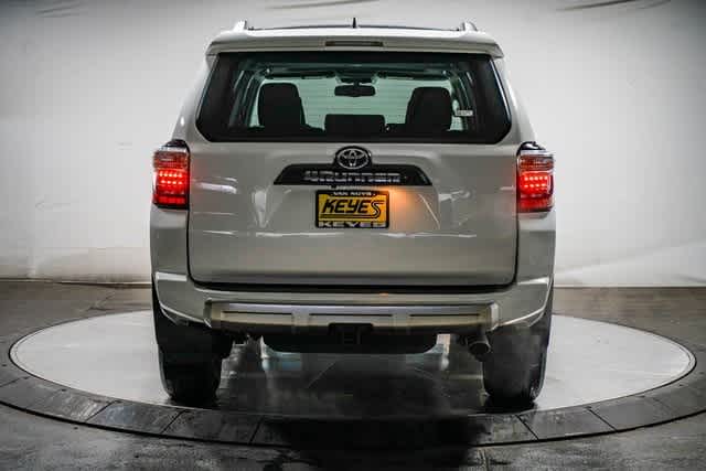 Thumbnail: 2019 Toyota 4Runner - 3