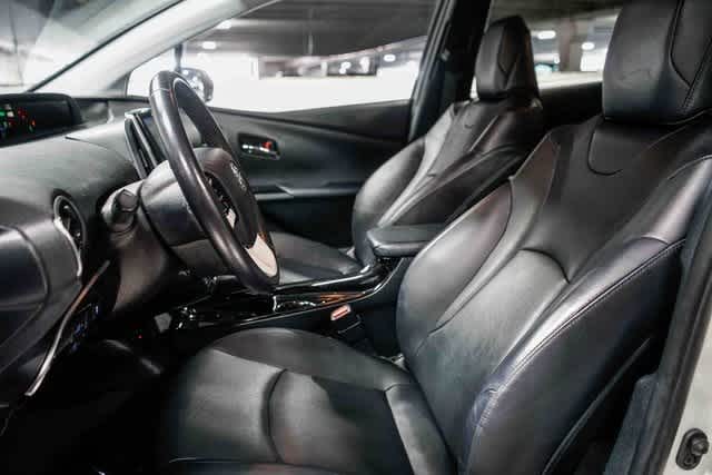 Thumbnail: 2019 Toyota Prius Prime - 16