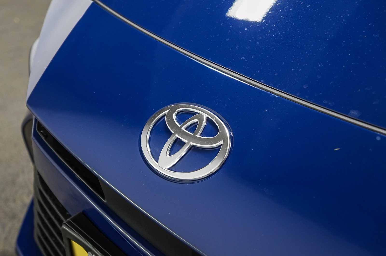 Thumbnail: 2025 Toyota Camry - 9