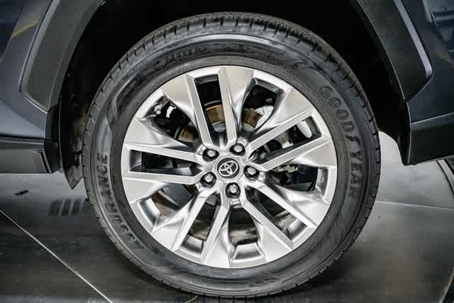 Thumbnail: 2019 Toyota RAV4 - 11