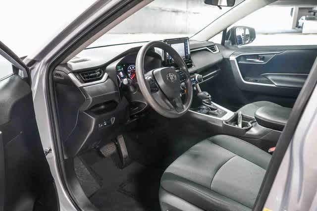 Thumbnail: 2021 Toyota RAV4 - 17