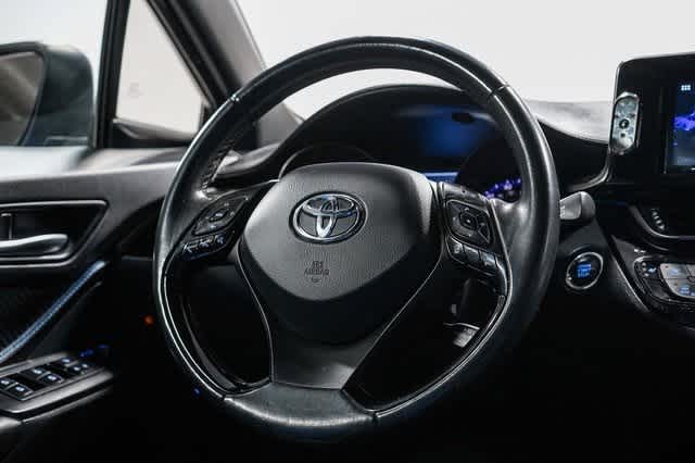2018 Toyota C-HR XLE 15