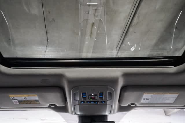 Thumbnail: 2022 Toyota Highlander - 17