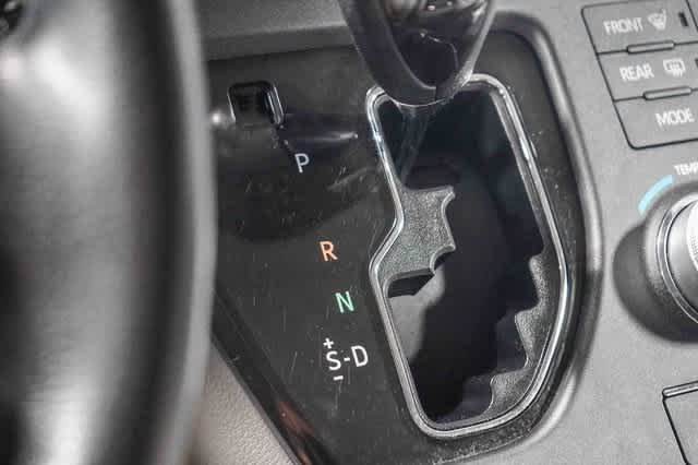 Thumbnail: 2019 Toyota Sienna - 26