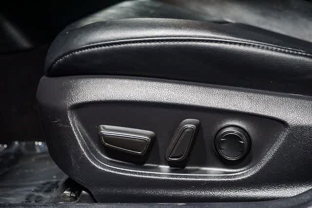 Thumbnail: 2018 Toyota Prius Prime - 22