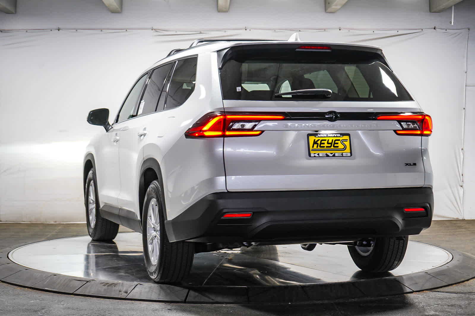 2025 Toyota Grand Highlander XLE 2