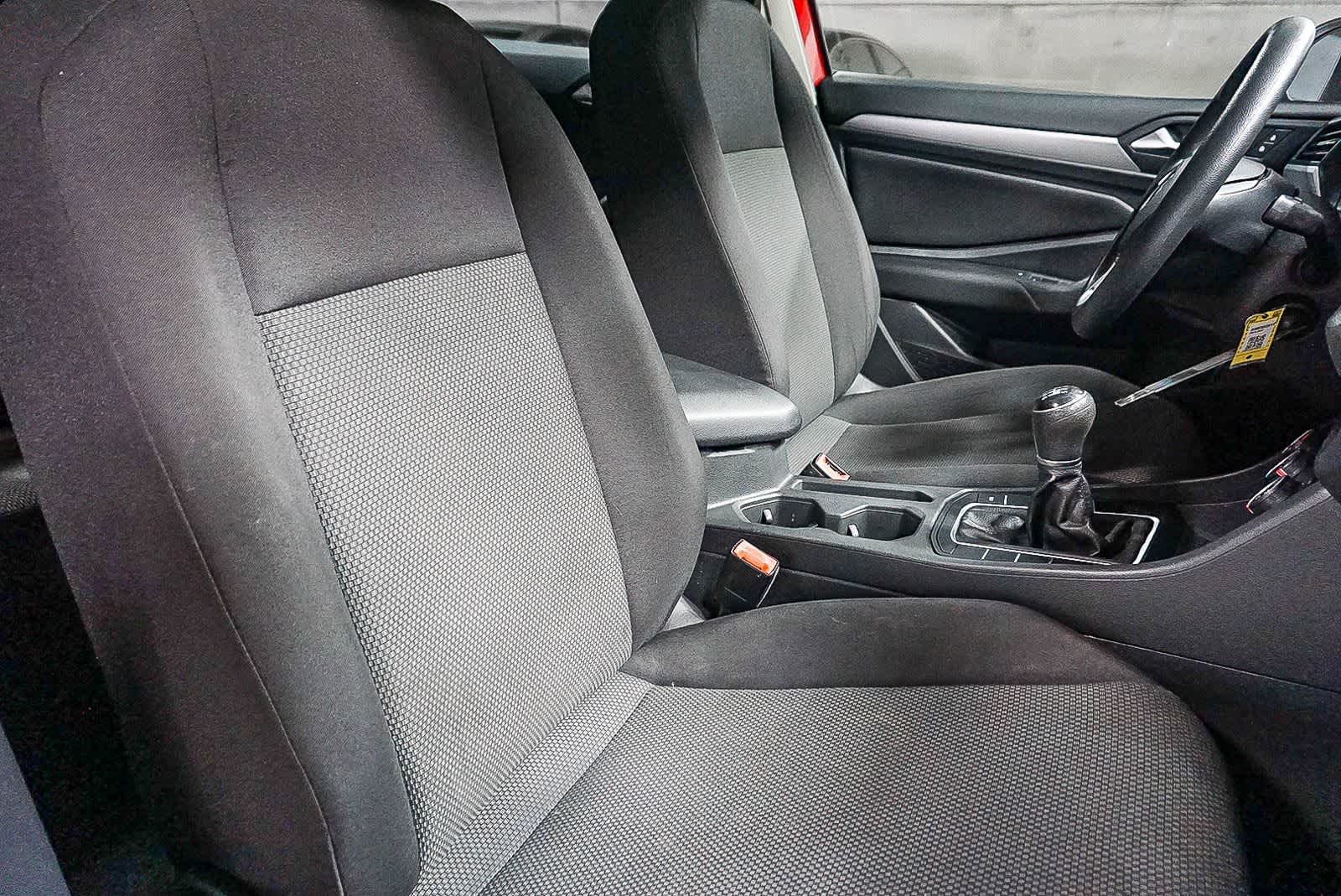 Thumbnail: 2019 Volkswagen Jetta - 16