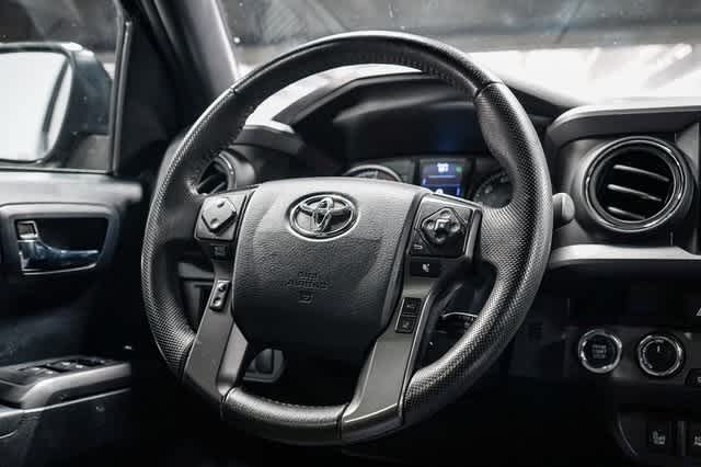 Thumbnail: 2018 Toyota Tacoma - 16