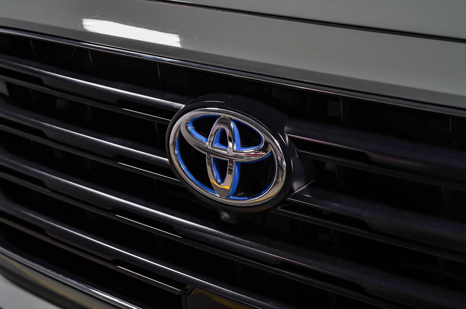 Thumbnail: 2024 Toyota Sequoia - 8