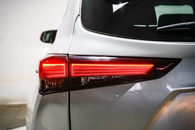 Thumbnail: 2024 Toyota Highlander - 10