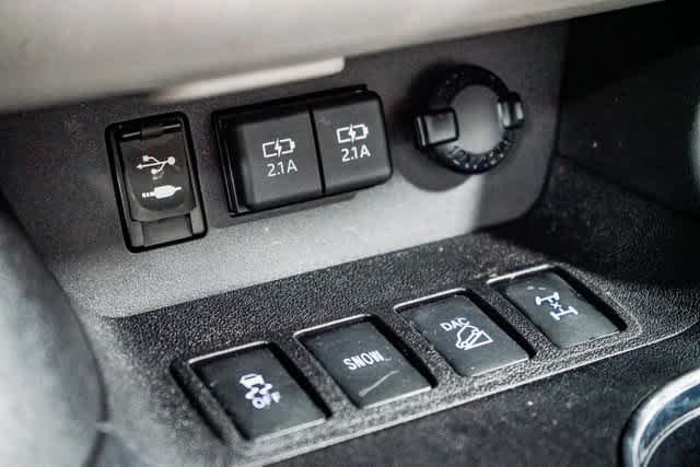 Thumbnail: 2019 Toyota Highlander - 23