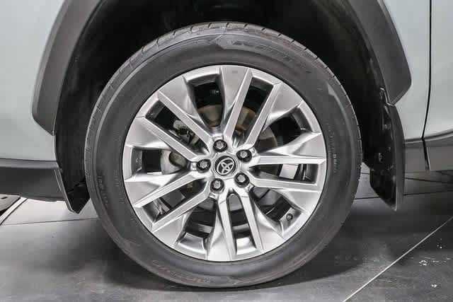 Thumbnail: 2022 Toyota RAV4 - 12