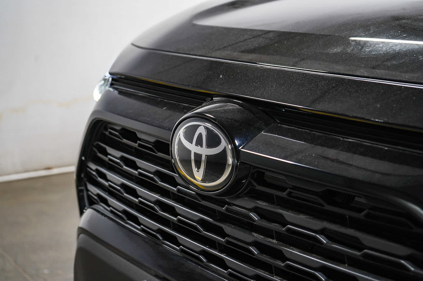 2025 Toyota RAV4 XLE 8