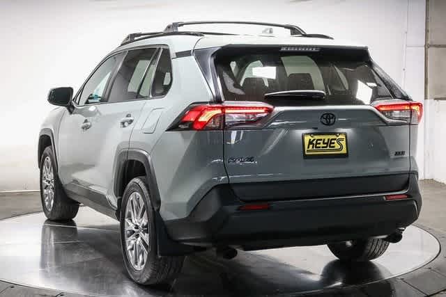 Thumbnail: 2022 Toyota RAV4 - 7